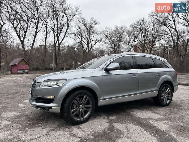 Позашляховик / Кросовер Audi Q7 2006 в Сумах