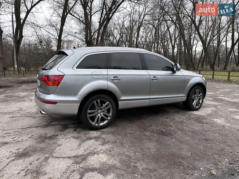Позашляховик / Кросовер Audi Q7 2006 в Сумах