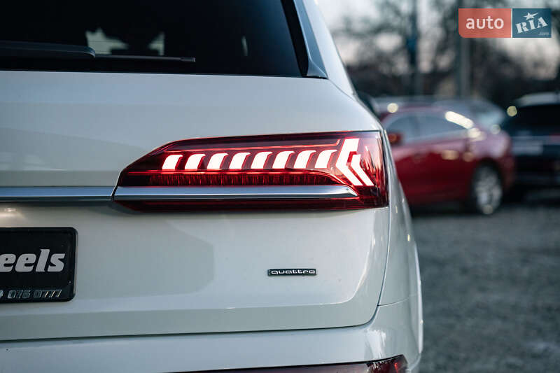 Внедорожник / Кроссовер Audi Q7 2020 в Черновцах