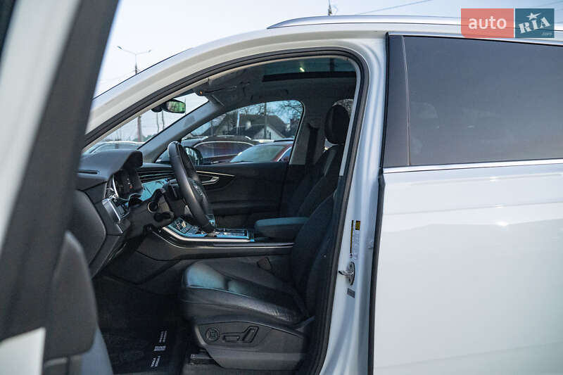 Внедорожник / Кроссовер Audi Q7 2020 в Черновцах