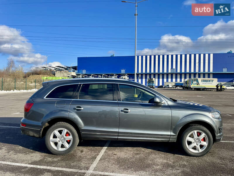 Позашляховик / Кросовер Audi Q7 2015 в Рівному