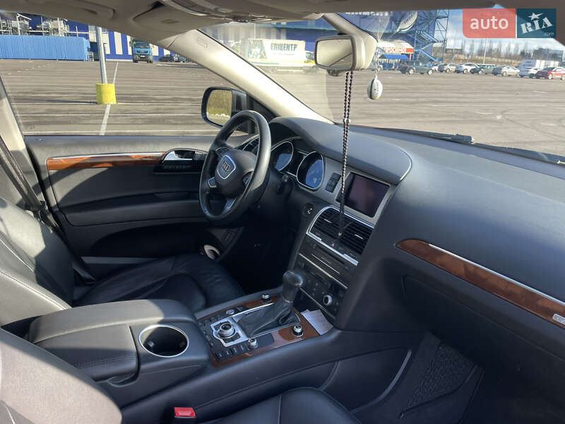 Позашляховик / Кросовер Audi Q7 2015 в Рівному