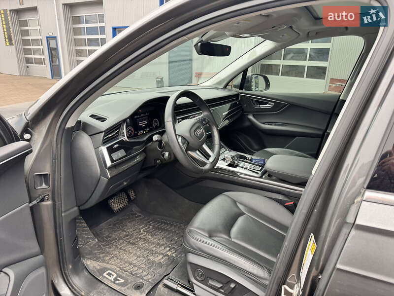 Внедорожник / Кроссовер Audi Q7 2020 в Ровно