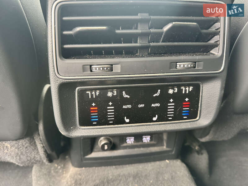 Внедорожник / Кроссовер Audi Q7 2020 в Ровно