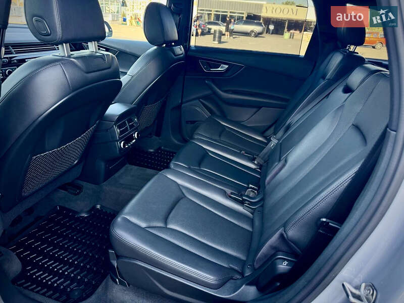 Внедорожник / Кроссовер Audi Q7 2017 в Киеве