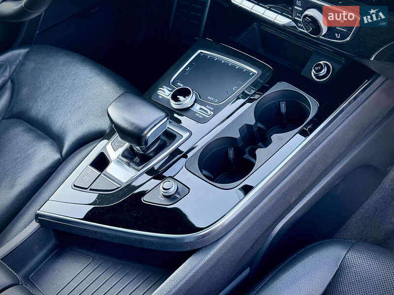 Внедорожник / Кроссовер Audi Q7 2017 в Киеве