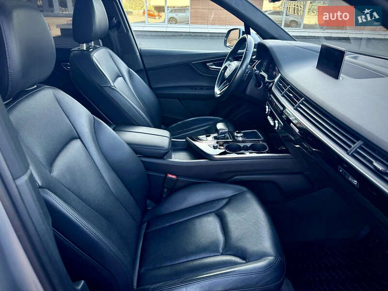 Внедорожник / Кроссовер Audi Q7 2017 в Киеве