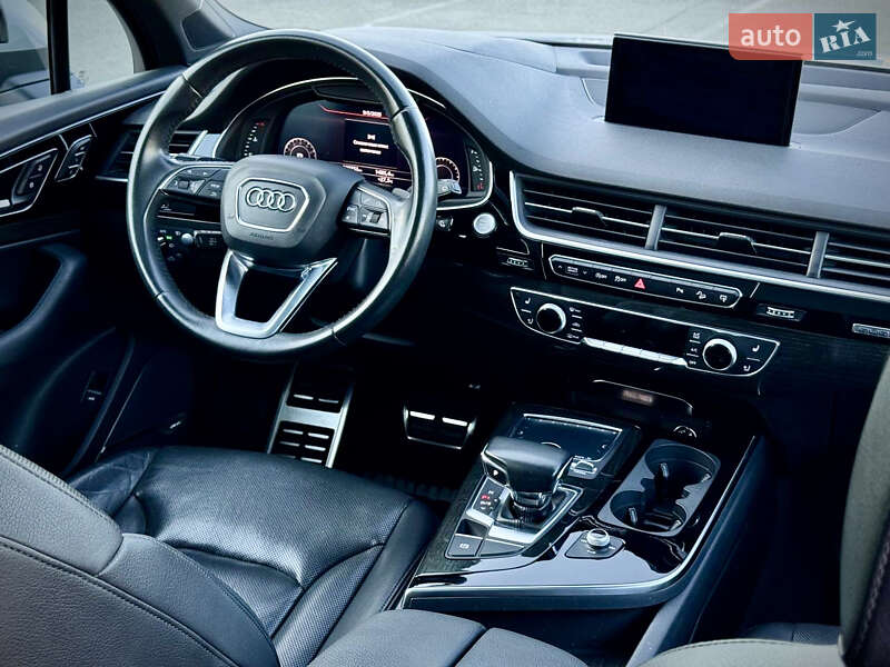 Внедорожник / Кроссовер Audi Q7 2017 в Киеве