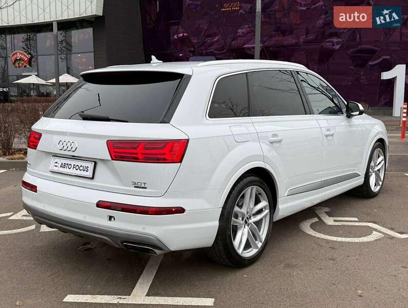 Позашляховик / Кросовер Audi Q7 2016 в Києві