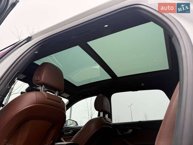 Позашляховик / Кросовер Audi Q7 2016 в Києві