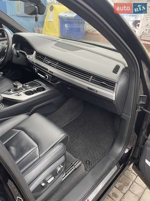 Позашляховик / Кросовер Audi Q7 2015 в Івано-Франківську