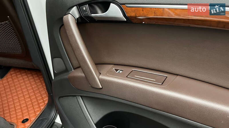 Позашляховик / Кросовер Audi Q7 2015 в Хмельницькому