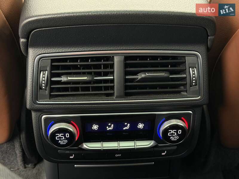 Позашляховик / Кросовер Audi Q7 2016 в Харкові