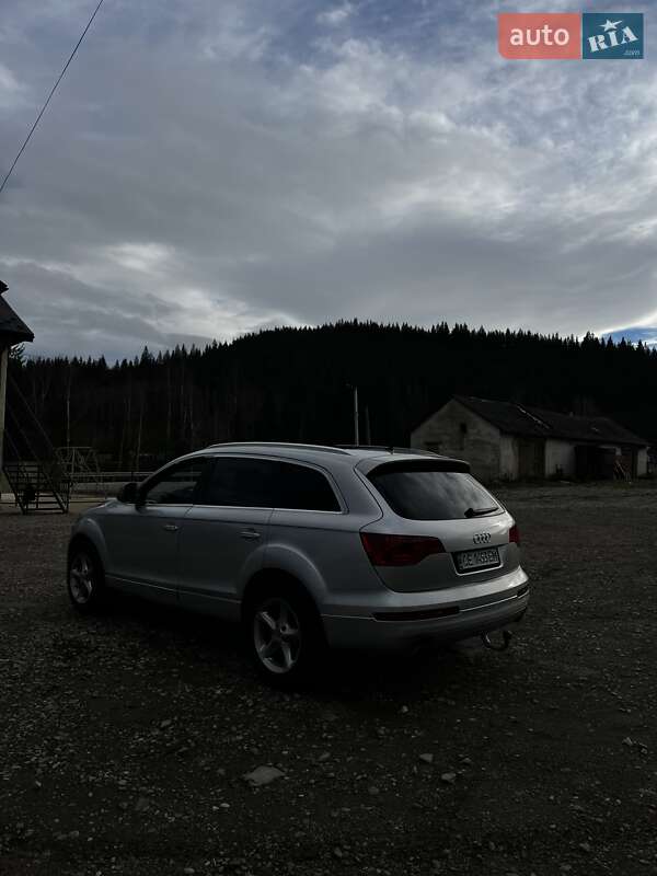Позашляховик / Кросовер Audi Q7 2006 в Чернівцях