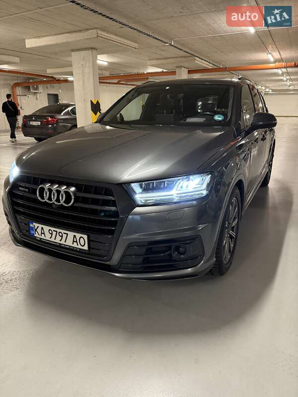 Внедорожник / Кроссовер Audi Q7 2017 в Киеве