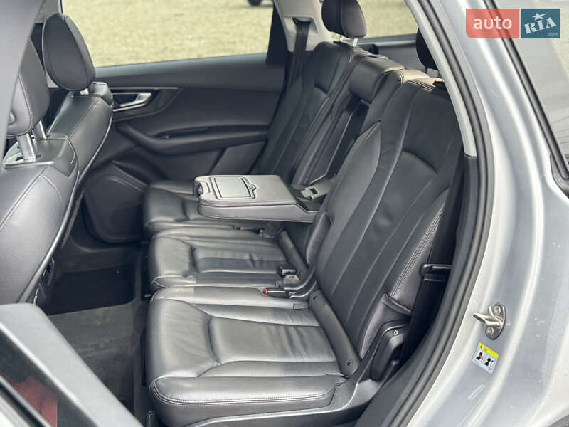 Позашляховик / Кросовер Audi Q7 2015 в Стрию