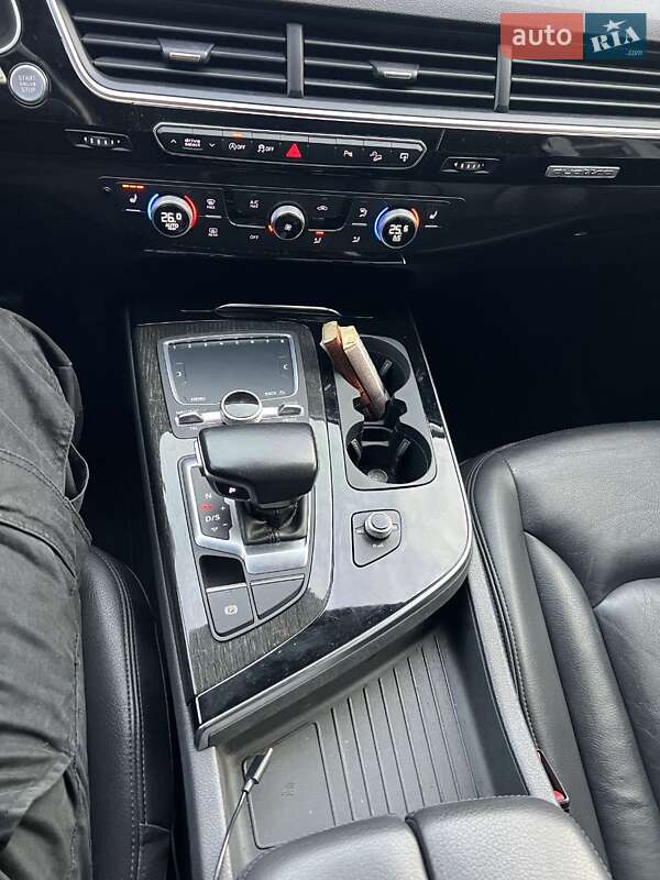 Позашляховик / Кросовер Audi Q7 2017 в Києві