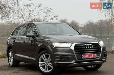Внедорожник / Кроссовер Audi Q7 2017 в Ровно