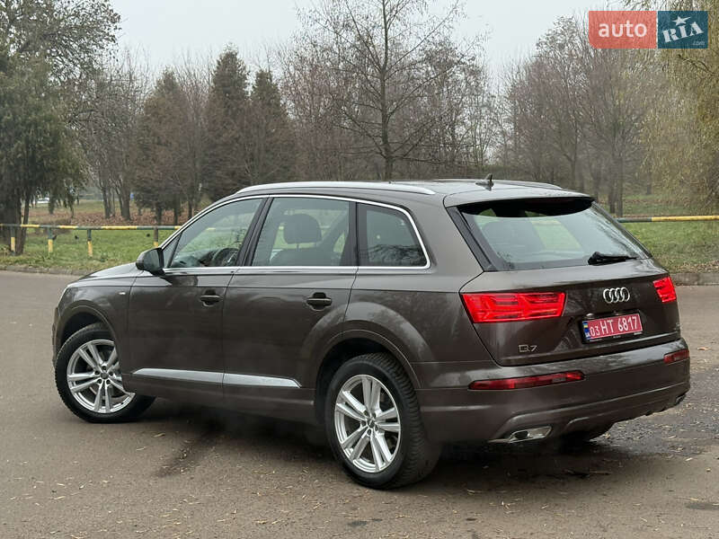 Внедорожник / Кроссовер Audi Q7 2017 в Ровно