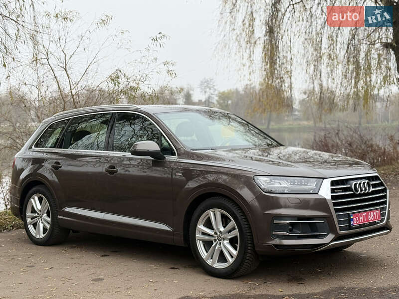 Внедорожник / Кроссовер Audi Q7 2017 в Ровно