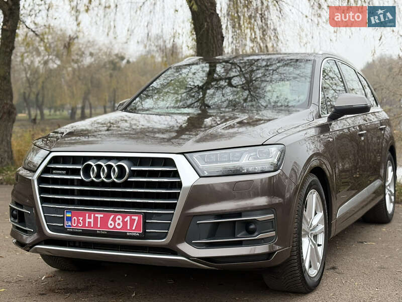Внедорожник / Кроссовер Audi Q7 2017 в Ровно