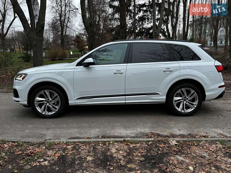 Позашляховик / Кросовер Audi Q7 2023 в Києві фото 13 Позашляховик / Кросовер Audi Q7 2023 в Києві