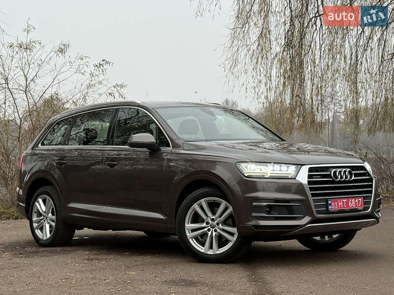 Внедорожник / Кроссовер Audi Q7 2017 в Ровно