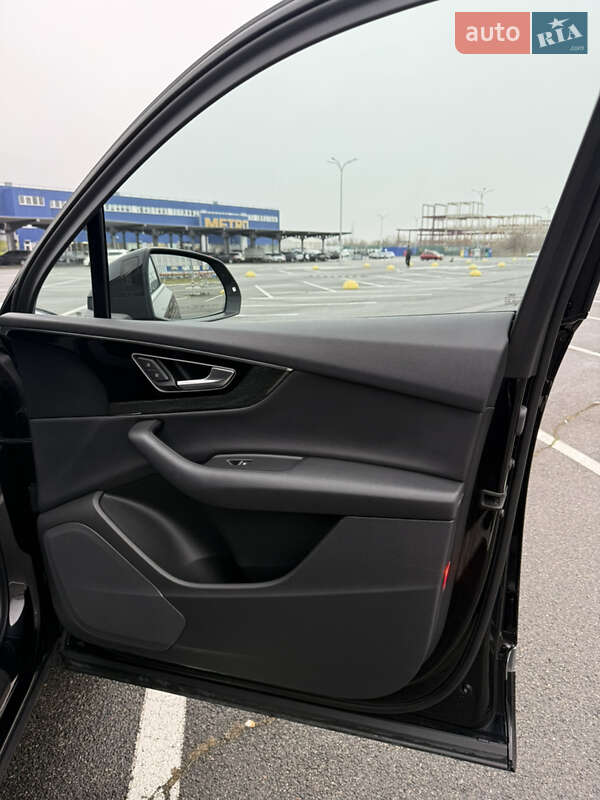 Позашляховик / Кросовер Audi Q7 2017 в Києві фото 37 Позашляховик / Кросовер Audi Q7 2017 в Києві