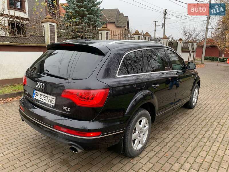 Позашляховик / Кросовер Audi Q7 2014 в Рівному