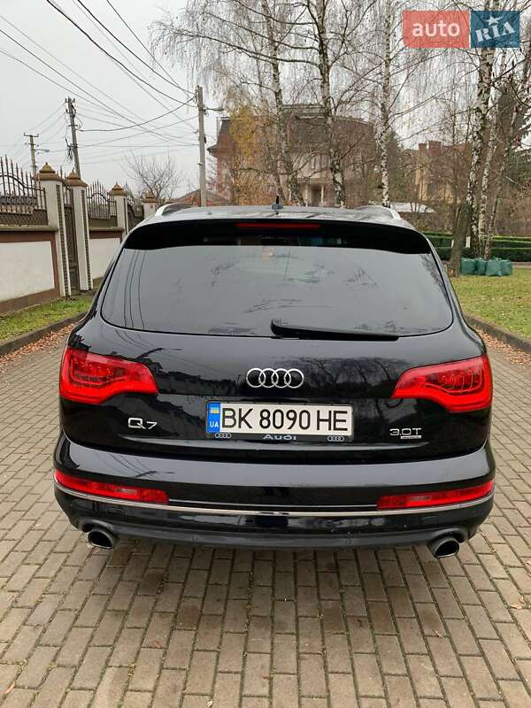 Позашляховик / Кросовер Audi Q7 2014 в Рівному