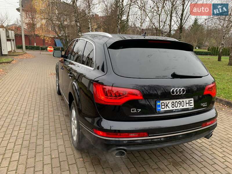 Позашляховик / Кросовер Audi Q7 2014 в Рівному