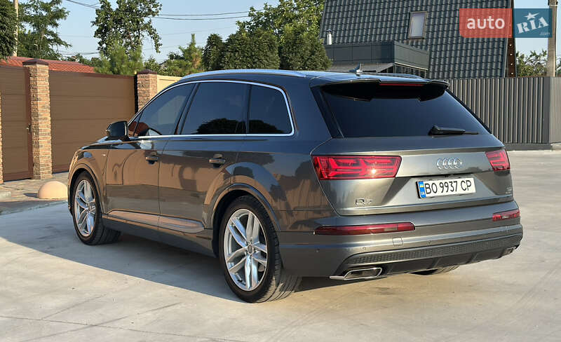 Внедорожник / Кроссовер Audi Q7 2016 в Павлограде