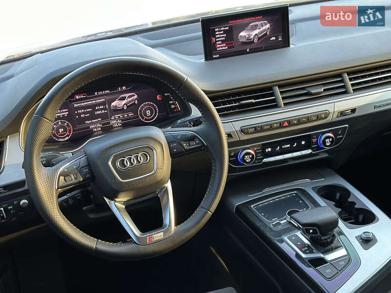 Внедорожник / Кроссовер Audi Q7 2016 в Павлограде