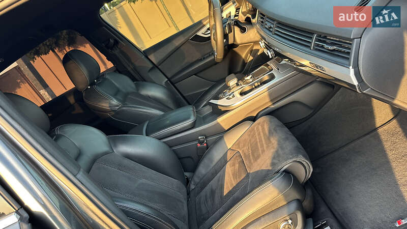 Внедорожник / Кроссовер Audi Q7 2016 в Павлограде