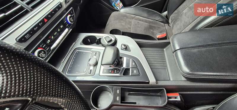 Позашляховик / Кросовер Audi Q7 2017 в Яремчі