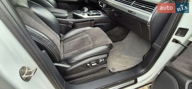 Позашляховик / Кросовер Audi Q7 2017 в Яремчі