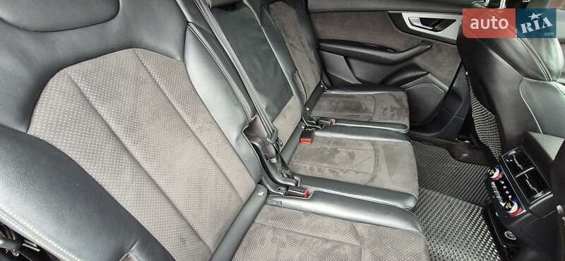 Позашляховик / Кросовер Audi Q7 2017 в Яремчі