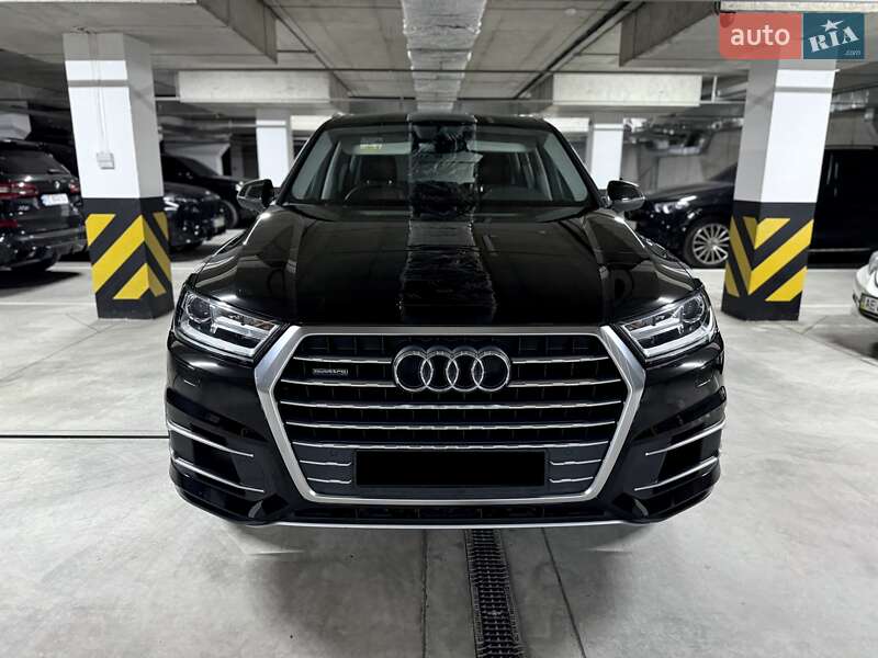 Позашляховик / Кросовер Audi Q7 2016 в Дніпрі