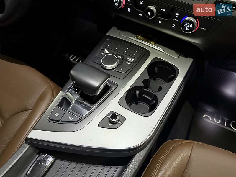 Позашляховик / Кросовер Audi Q7 2016 в Дніпрі