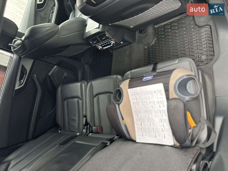 Внедорожник / Кроссовер Audi Q7 2019 в Житомире