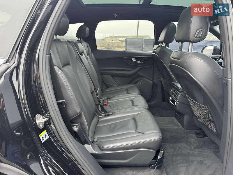 Позашляховик / Кросовер Audi Q7 2017 в Дубні фото 23 Позашляховик / Кросовер Audi Q7 2017 в Дубні
