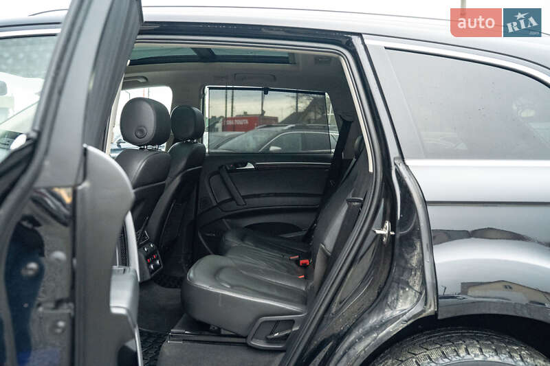 Внедорожник / Кроссовер Audi Q7 2013 в Черновцах