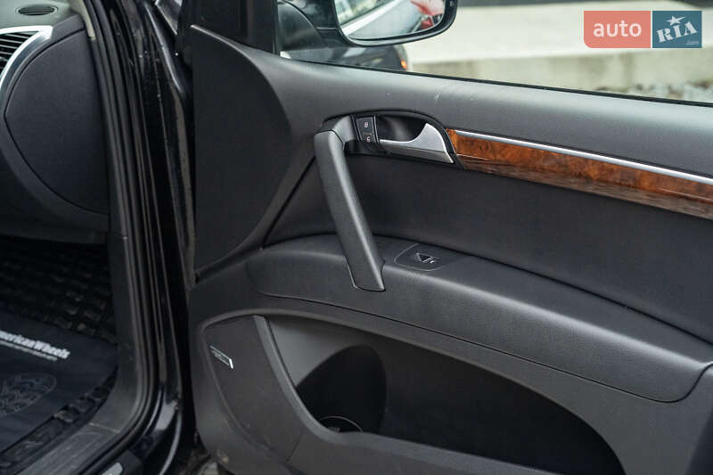 Внедорожник / Кроссовер Audi Q7 2013 в Черновцах