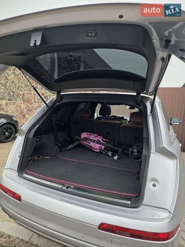 Позашляховик / Кросовер Audi Q7 2015 в Києві