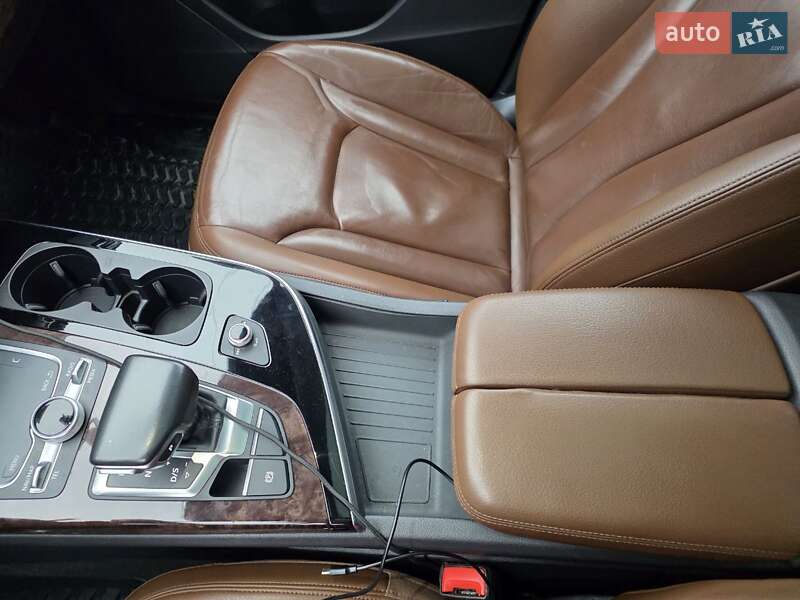 Позашляховик / Кросовер Audi Q7 2015 в Києві