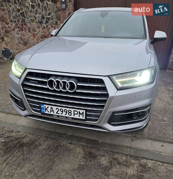 Позашляховик / Кросовер Audi Q7 2015 в Києві