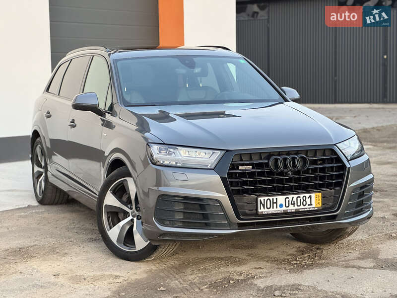 Позашляховик / Кросовер Audi Q7 2016 в Рівному