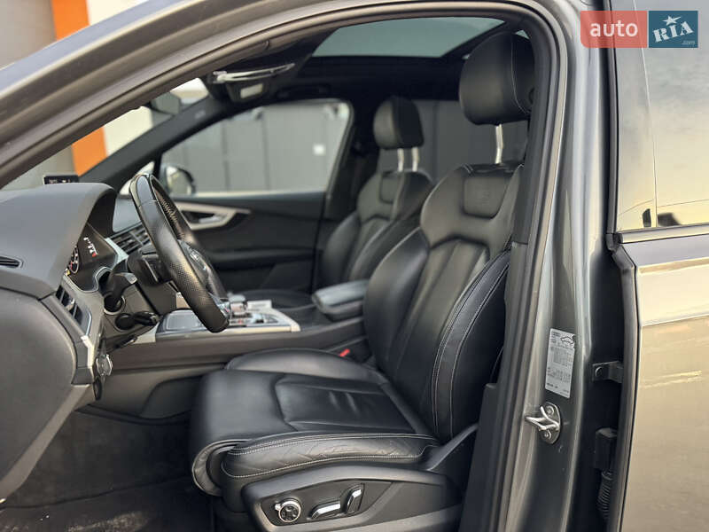 Позашляховик / Кросовер Audi Q7 2016 в Рівному