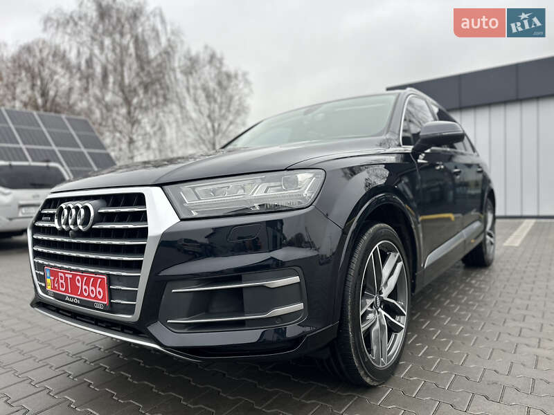 Внедорожник / Кроссовер Audi Q7 2017 в Владимире