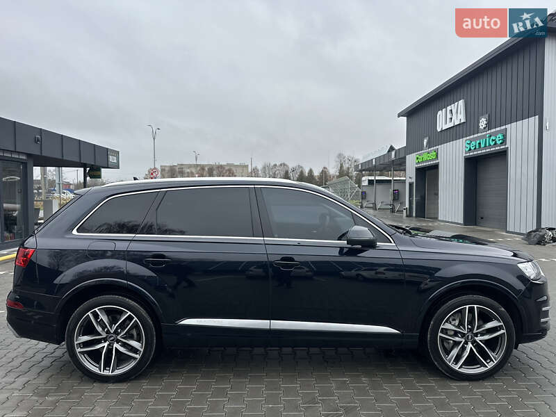 Внедорожник / Кроссовер Audi Q7 2017 в Владимире